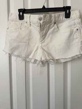 GAP White Frayed Hem Women's Denim Shorts “boyfriend shorts”